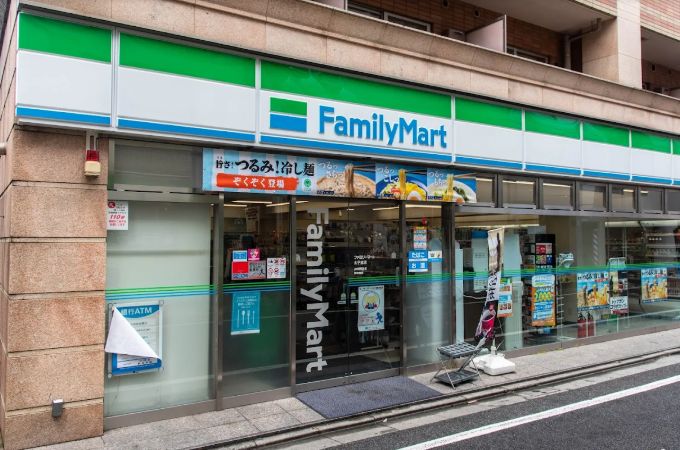 コンビニ　ファミリーマート太子堂店（コンビニ）まで306m