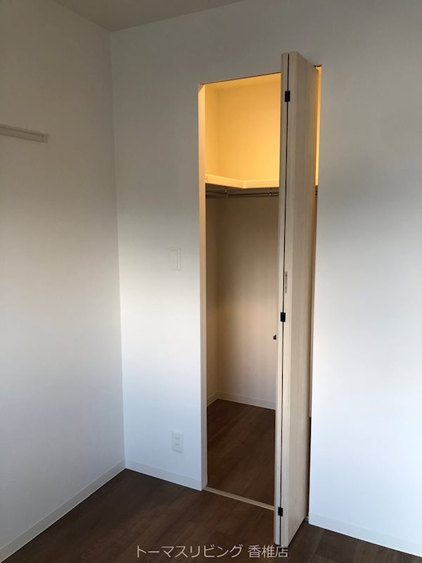 収納　1，2号はホワイト、3，4号は写真のカラーとなります。