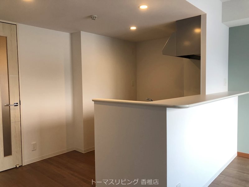 その他　1，2号はホワイト、3，4号は写真のカラーとなります。