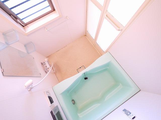 バス・シャワールーム　追い焚き機能付き