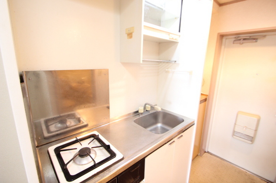 キッチン　※別号室の写真です。現状と異なる場合は現状優先となります。