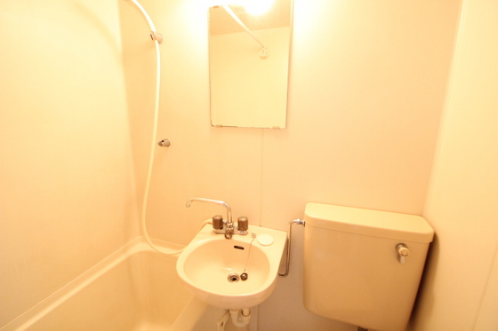 洗面設備　※別号室の写真です。現状と異なる場合は現状優先となります。