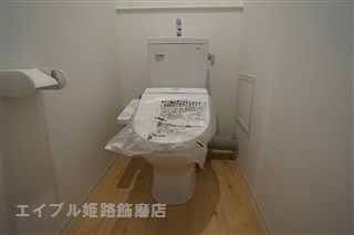 トイレ　写真は反転のお部屋です