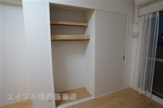 収納　写真は反転のお部屋です