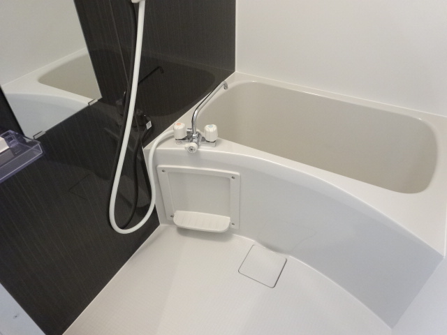 バス・シャワールーム　清潔感のある浴室♪