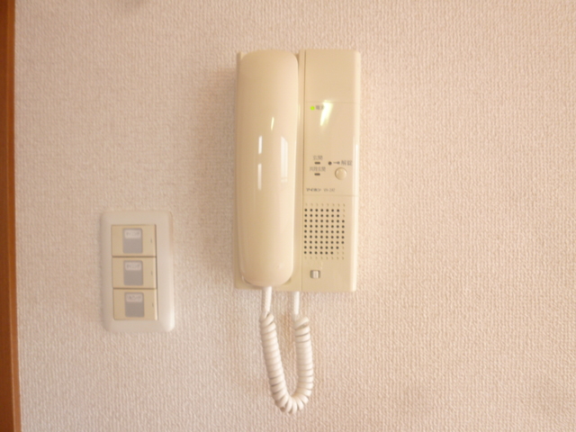 セキュリティ　受話器タイプのインターホン