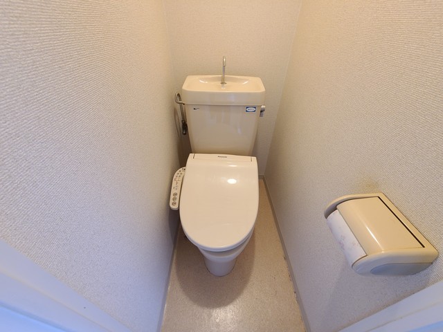 トイレ　綺麗で清潔感あるトイレです