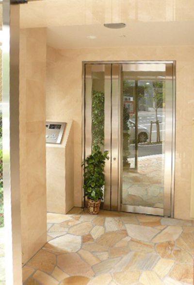 エントランス　防犯面もばっちりです！