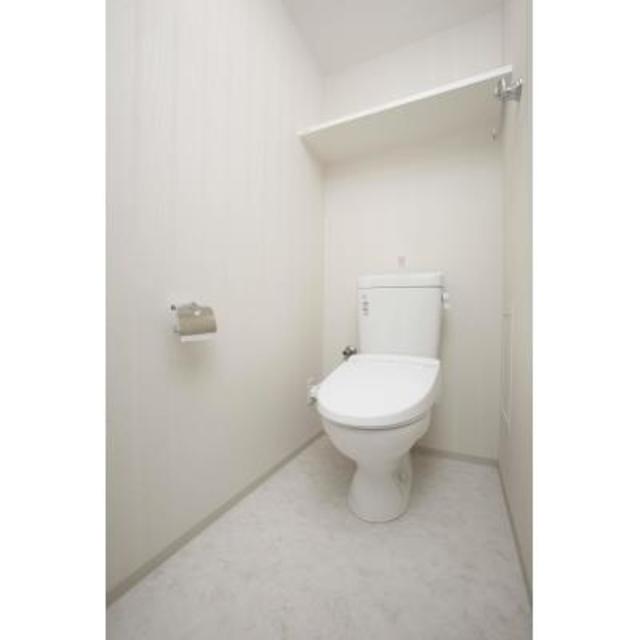 トイレ　※写真は同タイプ住戸です。