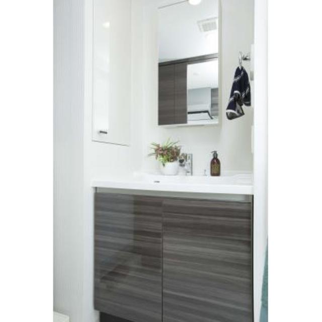 洗面設備　※写真は同タイプ住戸です。