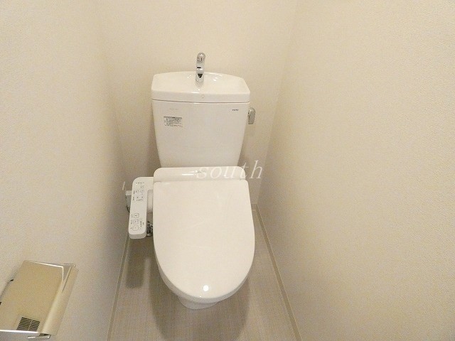 トイレ　ウォシュレット付きのトイレ