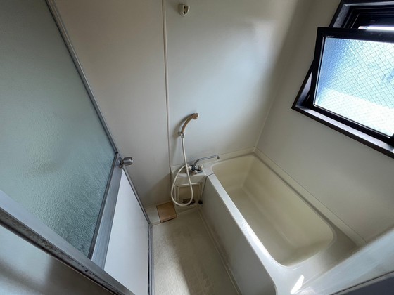 バス・シャワールーム　※別部屋の写真です