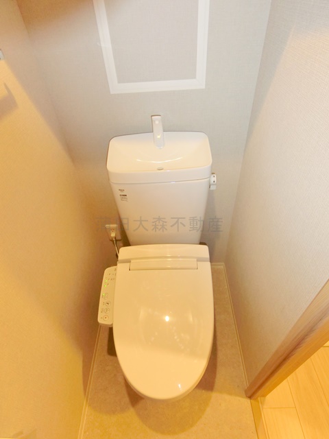 トイレ　温水洗浄便座付きのトイレ