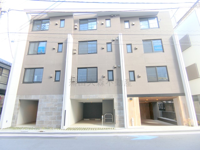 建物外観　2026年1月築　RC鉄筋コンクリート造地上4階建て総戸数2