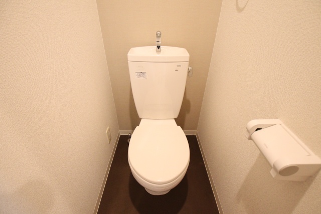 トイレ　※別室の参考写真の為、現況優先です。