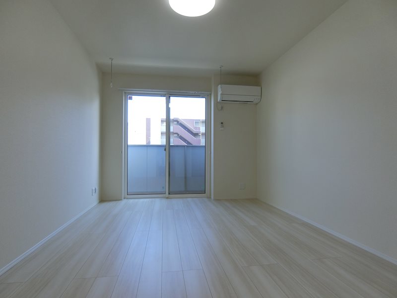 その他部屋・スペース　室内用物干し掛けも完備です！