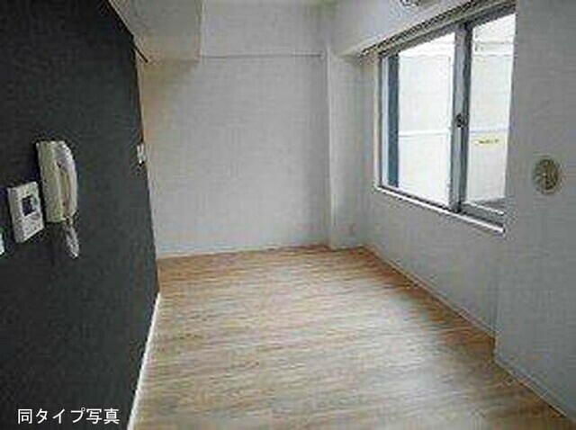 居室・リビング　☆明るい洋室☆