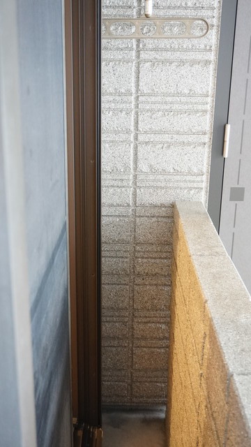 バルコニー　バルコニーがあるので洗濯物を太陽の下で干すことができます♪