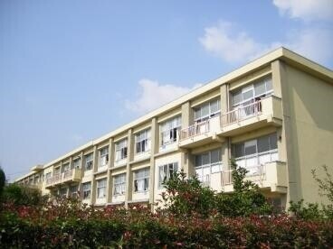 小学校　岡崎市立羽根小学校（小学校）まで862m