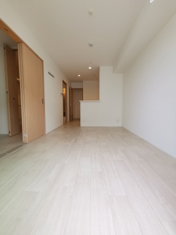 居室・リビング　南向きで明るいリビング