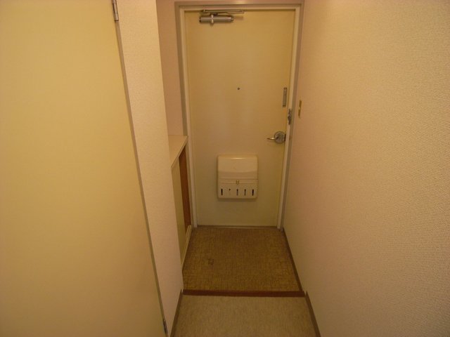玄関　写真は３１２号室