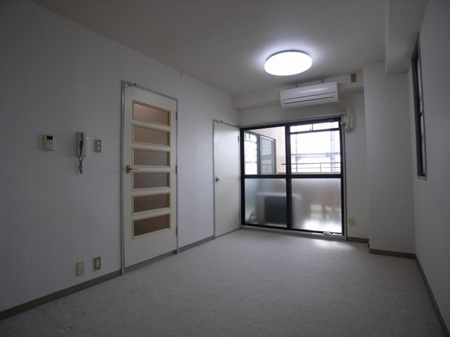 居室・リビング　写真は３１２号室