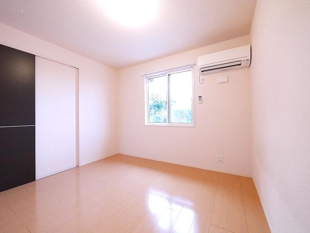 その他部屋・スペース　使い勝手のいい寝室です