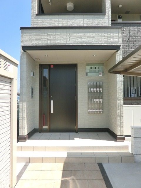 エントランス　きれいなエントランスです