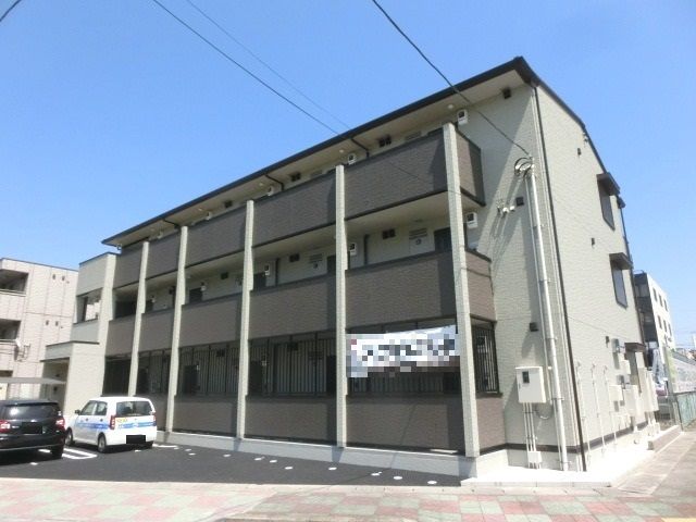 建物外観　2017年5月竣工。インターネット使用料不要の物件です