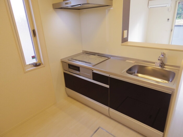 キッチン　3口コンロのシステムキッチンで楽しくお料理♪