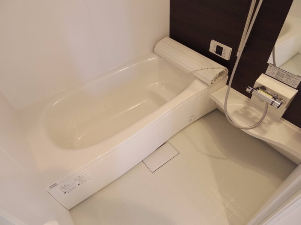 バス・シャワールーム　ゆったり一坪風呂