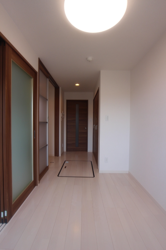 居室・リビング　リビング　※別号室参考写真