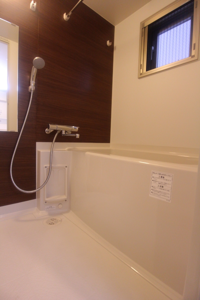 バス・シャワールーム　浴室　※別号室参考写真