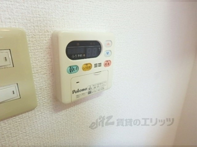 その他設備　給湯器リモコン