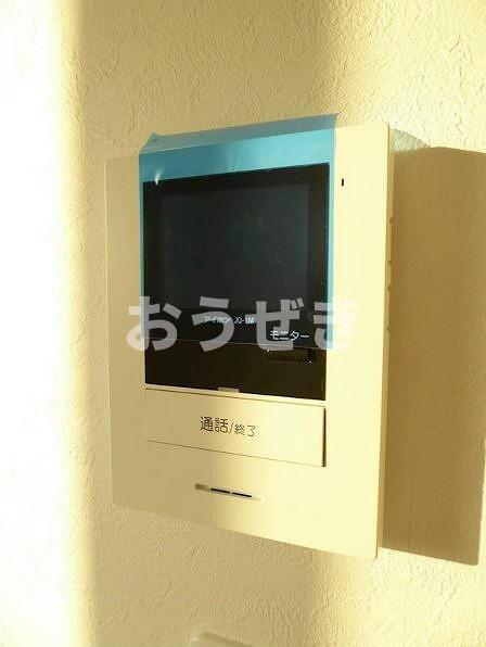 セキュリティ　インターホンはモニター付きで…?