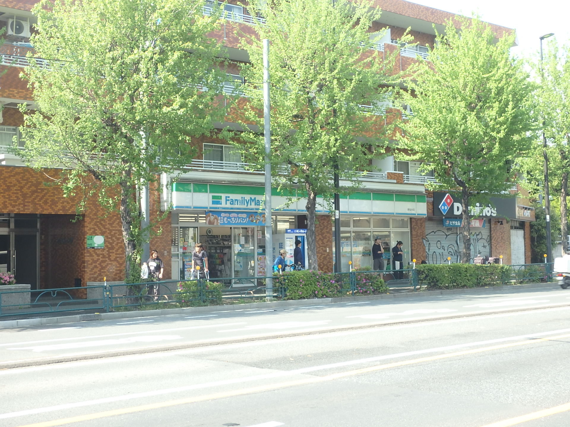 コンビニ　ファミリーマート新桜台店（コンビニ）まで322m