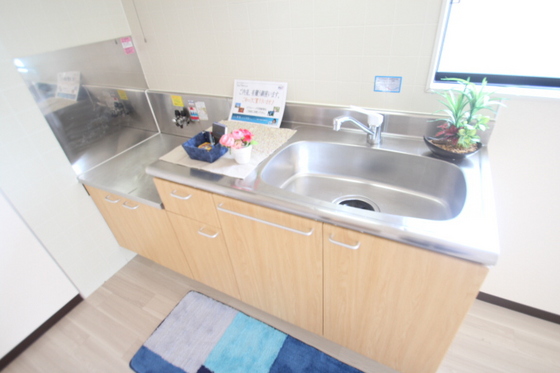 キッチン　※別部屋の写真です