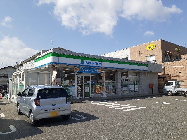 コンビニ　ファミリーマート　伊那上の原店（コンビニ）まで1080m