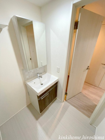 洗面設備　写真は別のお部屋です。※現況を優先します