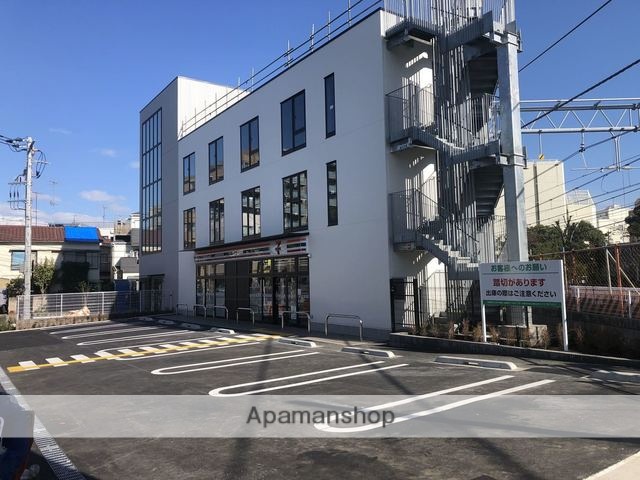 コンビニ　セブンイレブン（コンビニ）まで321m