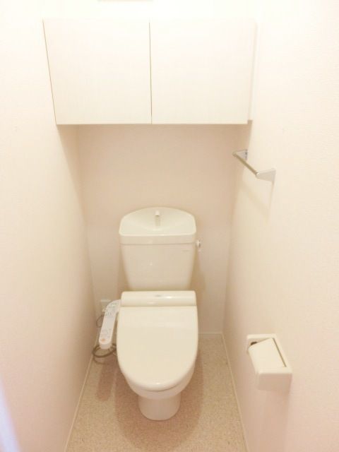 トイレ　温水洗浄便座もございます