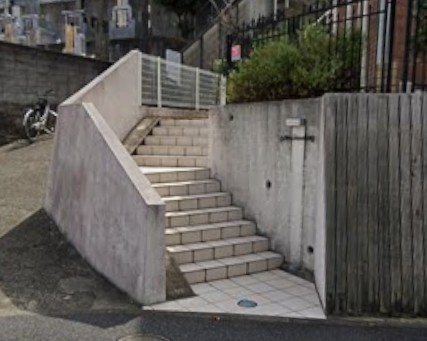 エントランス　お洒落な建物デザイン♪