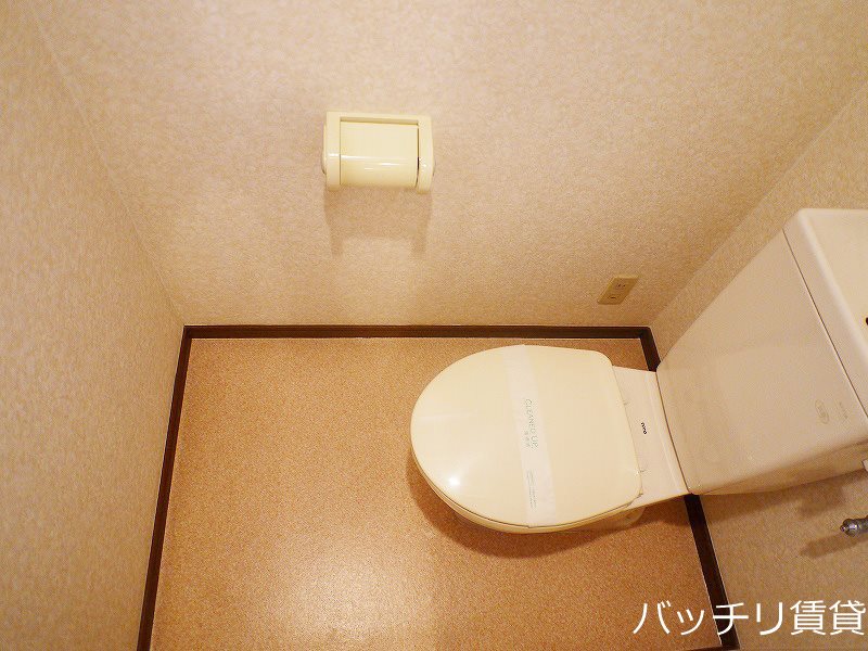 トイレ　＊画像は別部屋の為イメージ、現状優先致します