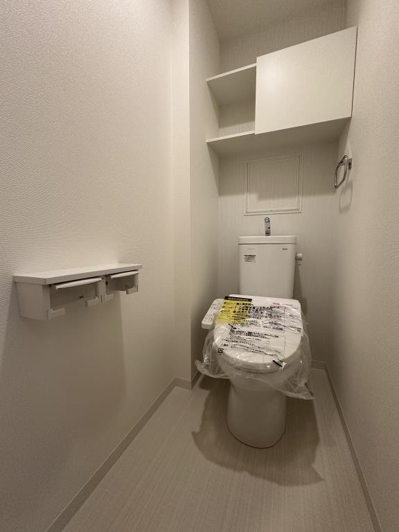 トイレ　温水洗浄便座付きのトイレです♪