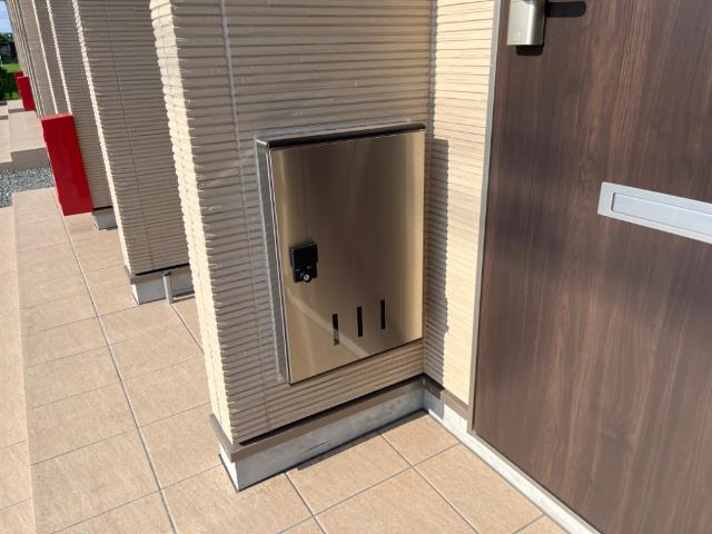 玄関　宅配ボックス