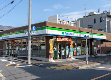 コンビニ　ファミリーマート 練馬桜台二丁目店（コンビニ）まで406m