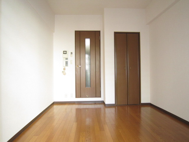 居室・リビング　写真は同マンションの別のお部屋のものです
