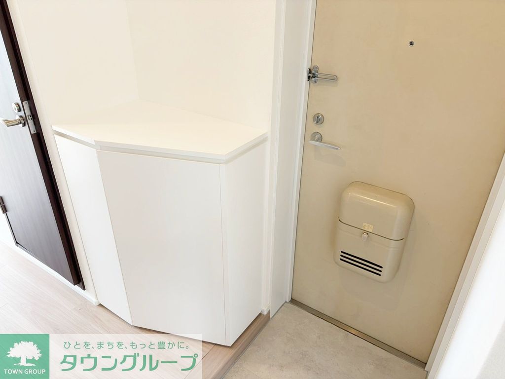 玄関　お部屋探しは株式会社　タウンハウジング　までお気軽にお問合…