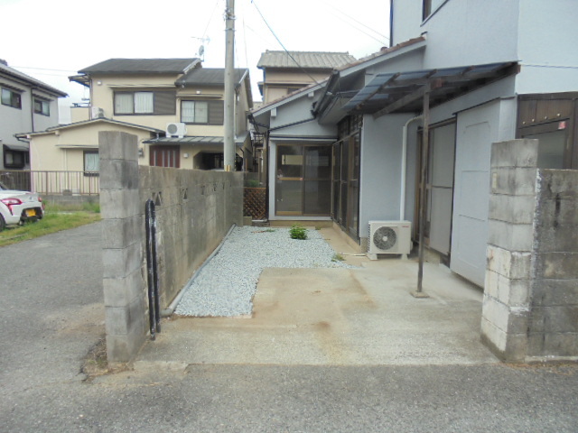 駐車場　野里貸家・南　駐車場