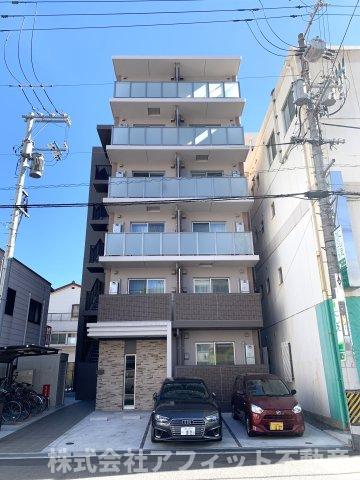 建物外観　オリヴィエ宝町・鉄筋コンクリート造